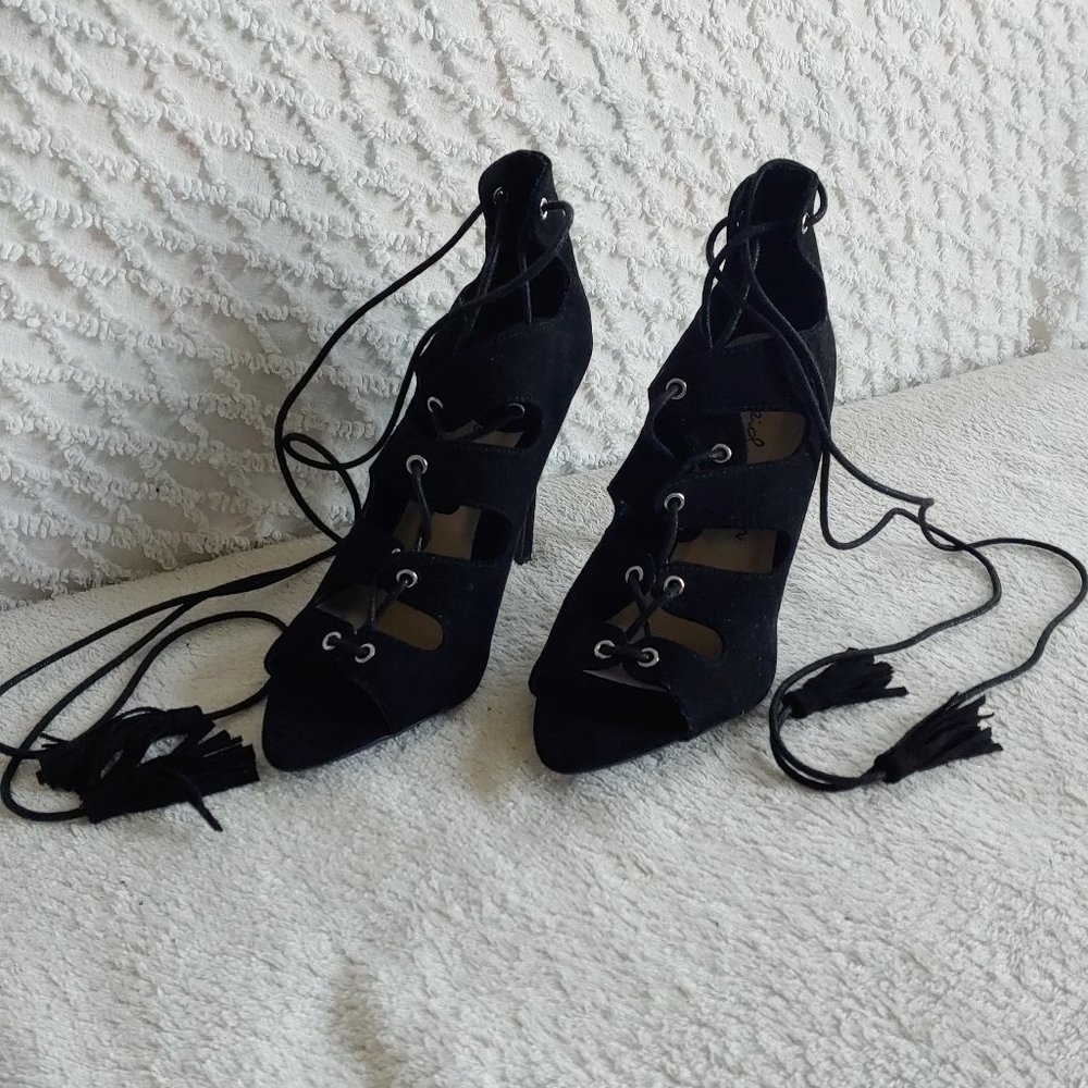 NWT QUPID Lace-Up Faux Suede w/ Tassled Long LegWrap Laces - Picture 4 of 7
